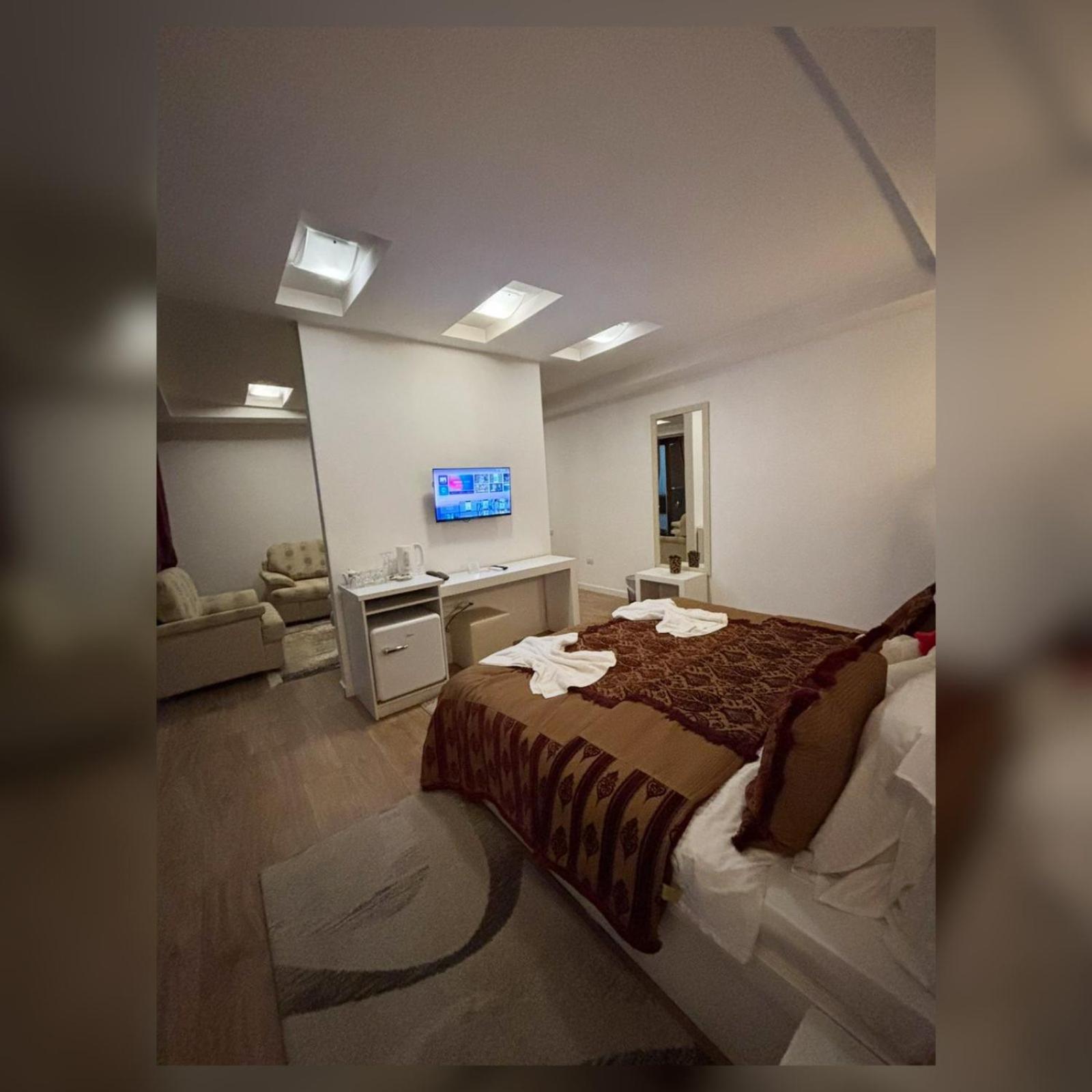 Theranda Hotel Prizren Buitenkant foto