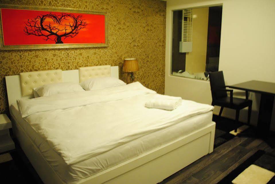 Theranda Hotel Prizren Buitenkant foto
